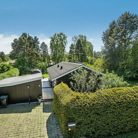 In With Sauna And Tub Vakantiehuis *