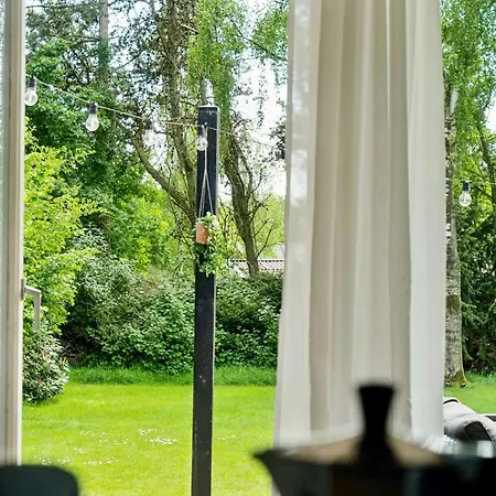 Vakantiehuis In With Sauna And Tub