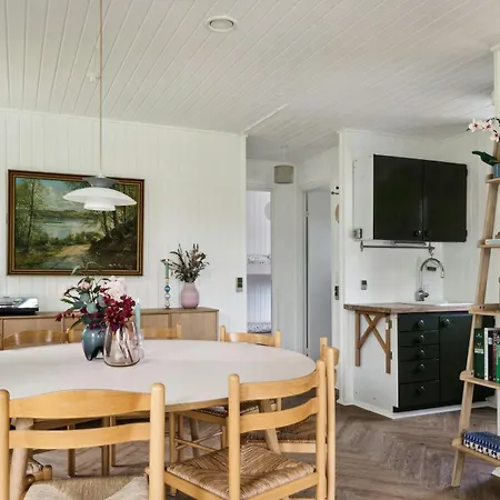 In With Sauna And Tub Præstø