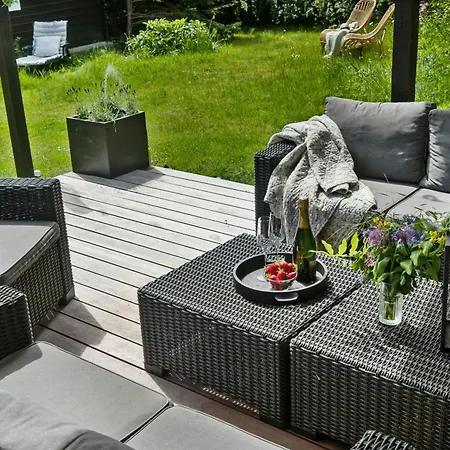 In With Sauna And Tub