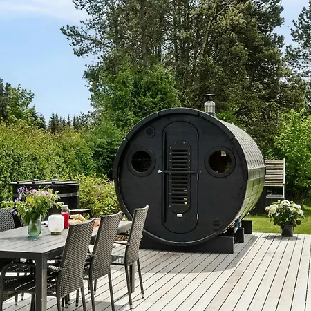 In With Sauna And Tub Vakantiehuis Præstø